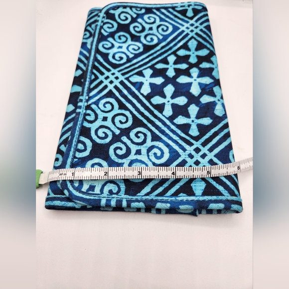 Vera Bradley Cosmetic Brush Organizer with Cuban Tiles Design - Picture 8 of 10